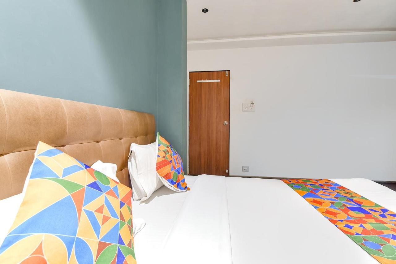 Fabhotel Nidhivan, Udhna Junction Surat Exterior foto