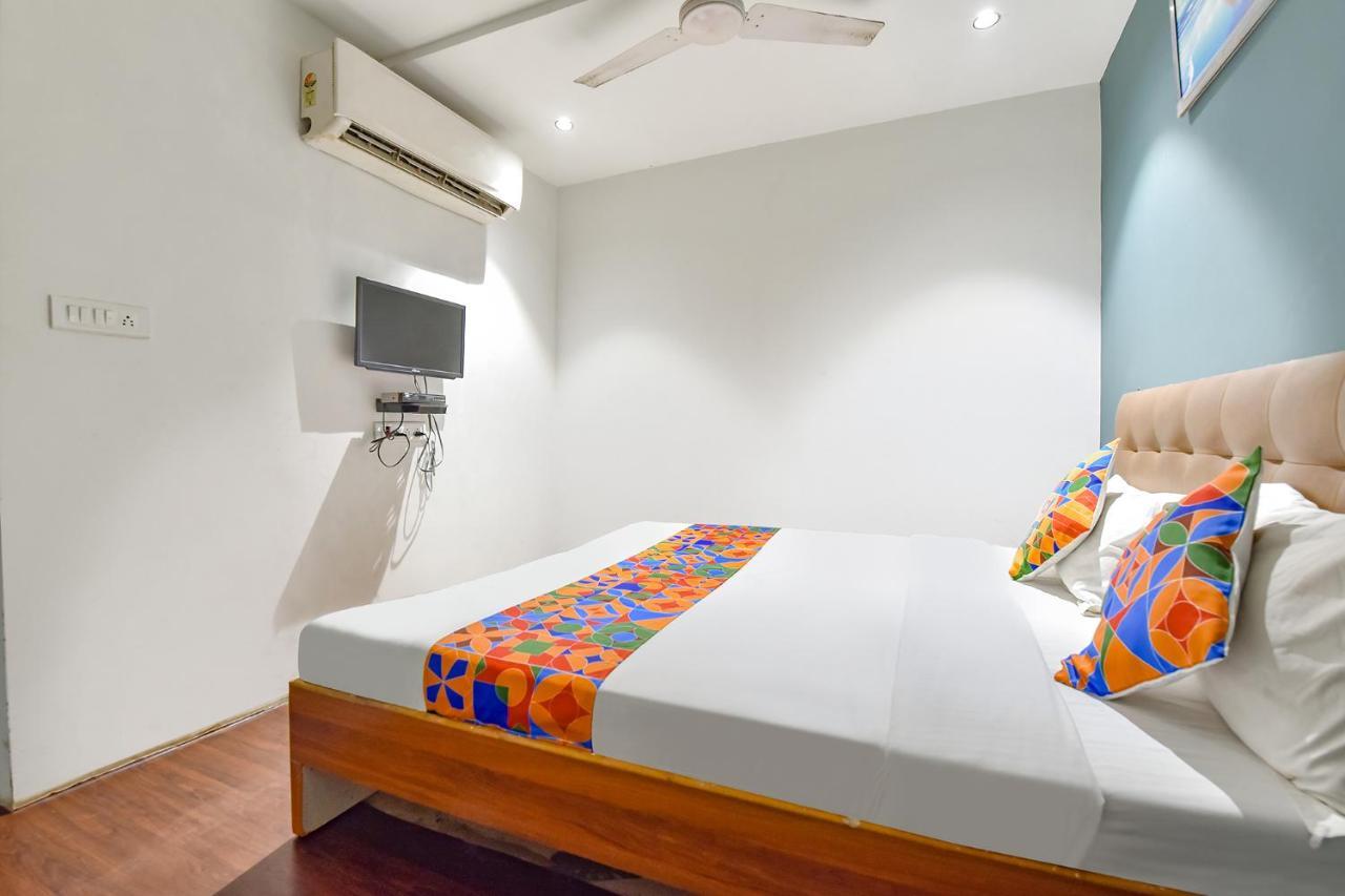 Fabhotel Nidhivan, Udhna Junction Surat Exterior foto